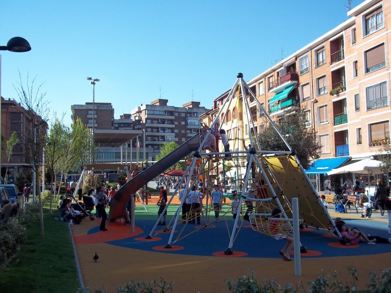 Inter-Play Spielplatzgeraete