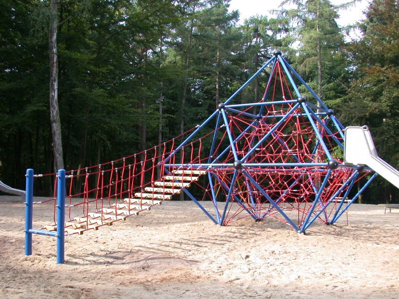 Inter-Play Spielplatzgeraete