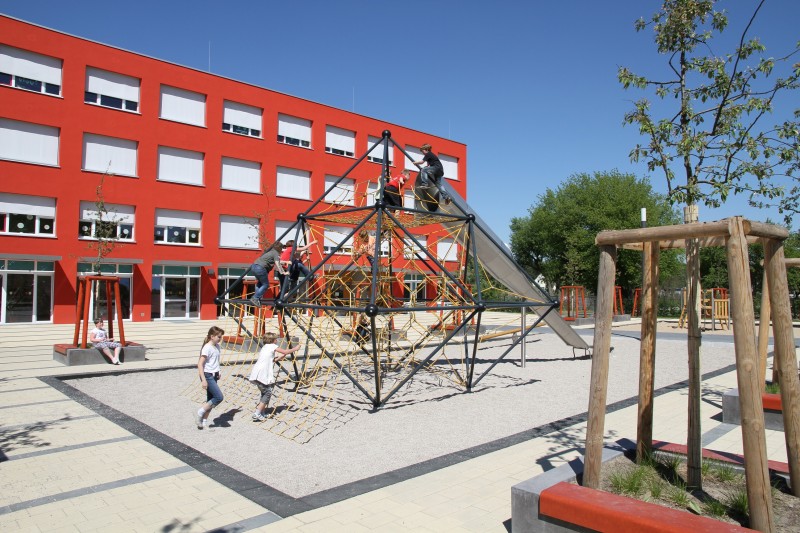 Inter-Play Spielplatzgeraete