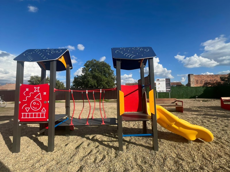 Inter-Play Spielplatzgeraete