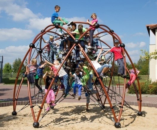Inter-Play Spielplatzgeraete