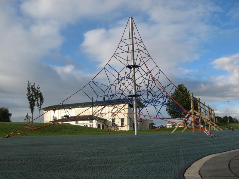 Inter-Play Spielplatzgeraete