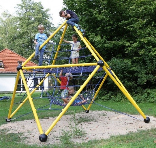 Inter-Play Spielplatzgeraete